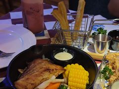 -鲨鱼美式餐厅酒吧Sharky