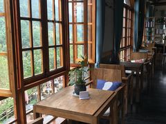 靠窗位-楠柏弯休闲山庄(梨花溪店)