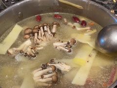 -一席地·本地鸡窝·杭帮鸡火锅(萧山银隆百货店)