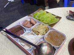 -猪三哥肥肠鸡川菜小炒
