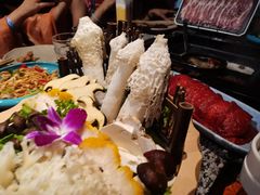 -老牌坊云南鱼豆花火锅(哈西万达店)