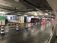 -虹桥火车站-停车场