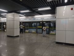 -陆家浜路(地铁站)