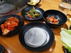 -肉甲韩国木炭烤肉(新壹街1店)