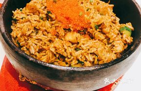 Crab Roe Chicken Rice in Stone Pot