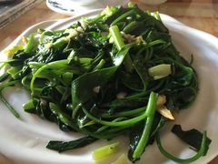 蒜蓉空心菜-煲来饱去冷水鱼