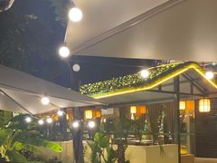 -茅草房·河畔园林火锅