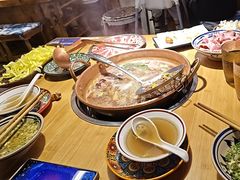 -洱火云南酸菜牛肉火锅(石景山当代商城店)