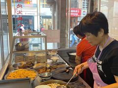 -松树干拌面店