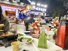 -刘姐啤酒鱼民族演艺餐厅(西街总店)