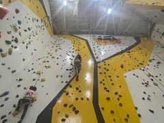 -问山MountQuest攀岩馆