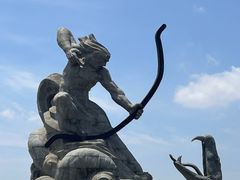 -巴陵广场