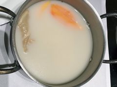 -红鼎豆捞·非遗鲍皇汤火锅(宝丰路店)