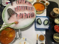 -红鼎豆捞·非遗鲍皇汤火锅(宝丰路店)