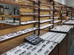 -罗伯特眼镜·蔡司官方授权(罗湖国贸店)
