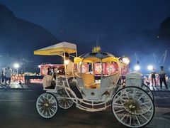 -百里峡七彩艺术小镇