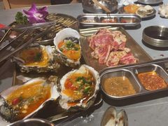 -围炉肉舍•炭烤活鳗•丹东海鲜烤肉(步行街店)