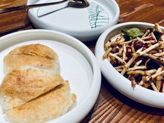 玫瑰鲜花饼-云海肴·汽锅鸡·云南代表菜(美罗城店)