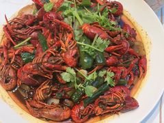 -阿瓦山寨·湘菜现炒·剁椒鱼头王(咸阳总店)