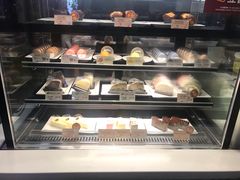 面包甜点陈列柜-麦当劳(宝山大厦店)