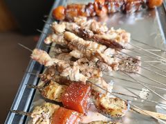 -曼听小寨海鲜烧烤·大连辣炒大王(盖州街店)