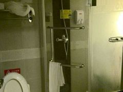 -莫泰酒店(上海虹桥北新泾地铁站天山路店)