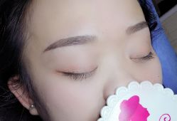 -双双化妆造型工作室