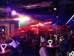 -UP嘻哈酒吧(粉巢店)