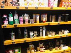 零售区-星巴克臻选(郑州国贸360广场店)