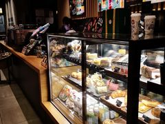 面包甜点陈列柜-星巴克(广州百信广场东区店)