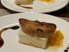 -广州万富希尔顿酒店·感趣自助餐厅·金秋蟹宴生蚝海鲜刺身