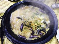 -粘豆包柴火铁锅炖