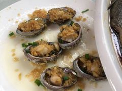 蒜蓉蒸鲍鱼-范饭椰林川湘味海鲜·椰子鸡(三亚湾椰梦长廊店)