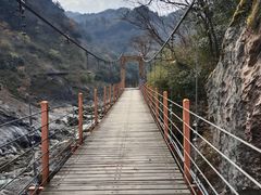 -燕子河大峡谷天坑仙境