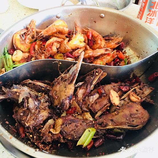 渝香干锅鸭头(泃阳镇交通安全管理站西南)