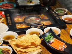 -老牌坊云南鱼豆花火锅(爱建店)