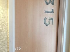 -宜必思酒店(青岛五四广场宁夏路地铁站店)