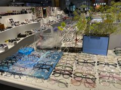 -宏宇眼镜蔡司依视路折扣店(兆佳眼镜城店)