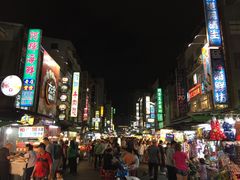 -六合夜市
