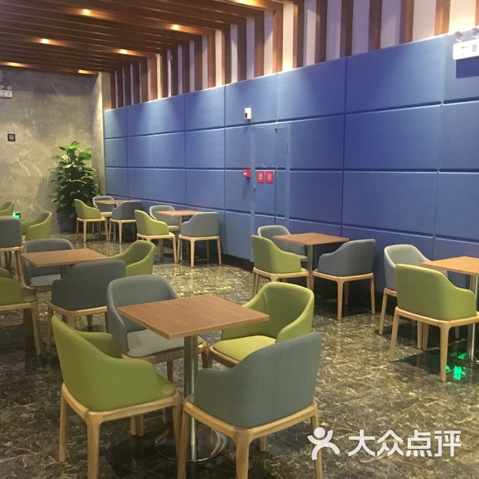 中影南方国际影城等候区图片-北京电影院-大众点评网