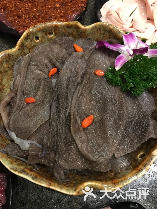 王缸钵重庆老灶火锅鲜毛肚图片 - 第1张