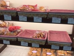 -红宝石·鲜奶小方·海派西点房(金杨店)