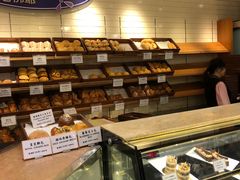 面包甜点陈列柜-老佛爷饼店