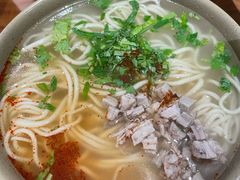 -亮亮面馆(经六路店)