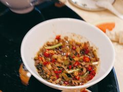 -帅巴人舅母子腊蹄民俗村