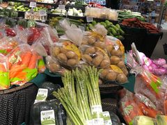 -中百仓储超市有限公司(越秀星汇维港店)
