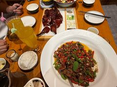 -老滇山寨•云南特色菜•地方菜•民族风情歌舞表演(金碧店)