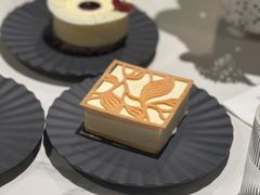 壹·杏仁慕斯配树莓-潮一不贰·法式甜品·生日蛋糕·西式简餐(外滩店)