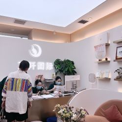 -万阡国际专业祛斑·祛痣·祛疤连锁