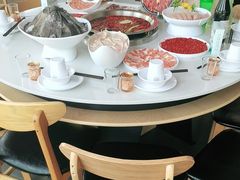 -茅草房·河畔园林火锅